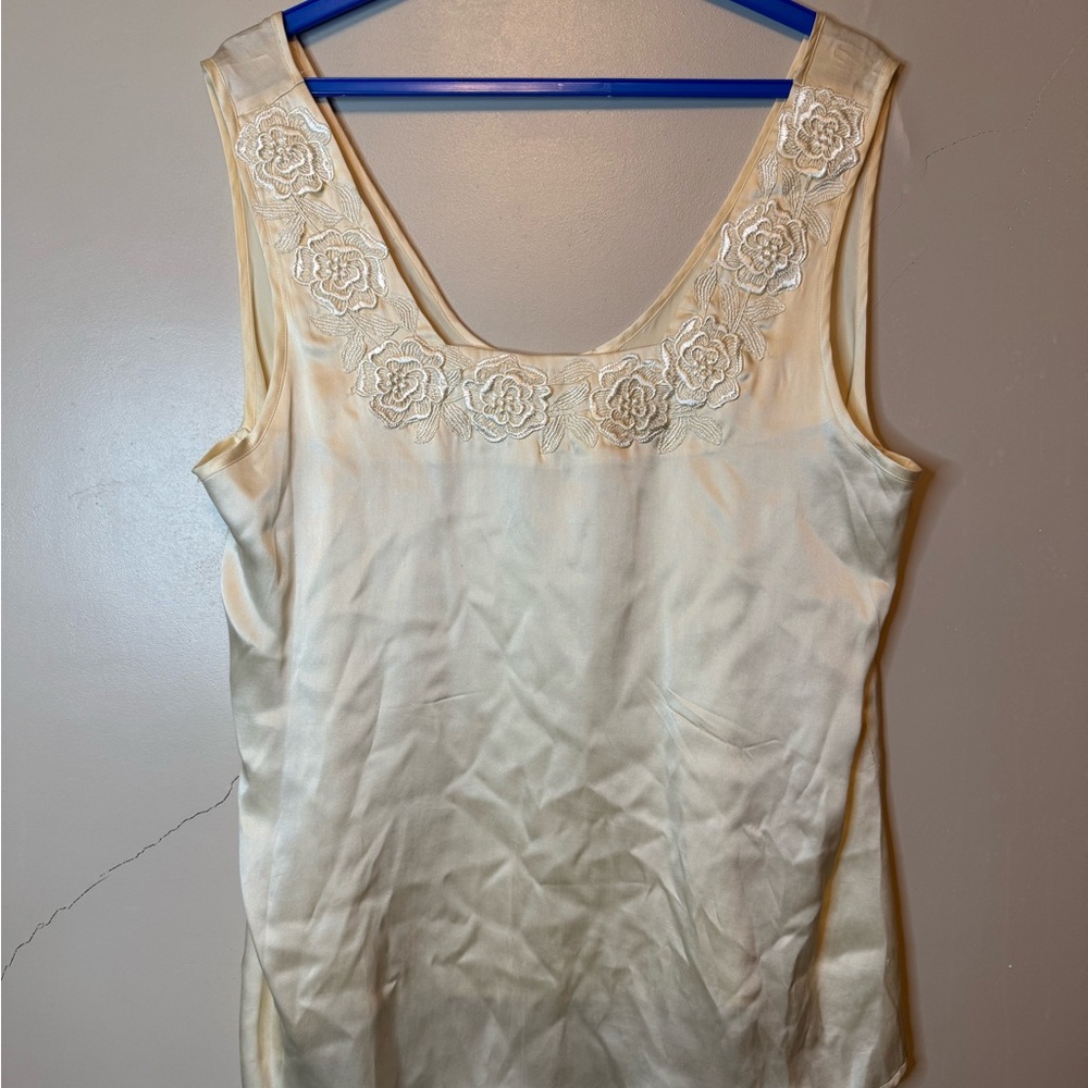 Vintage Saks Fifth 100% Silk Cream Tank Top Floral Embroidered Trim Womens XL - Picture 3 of 9